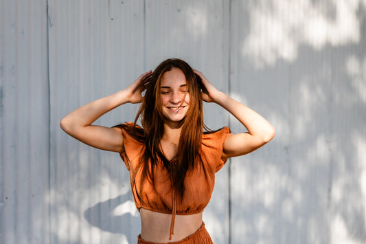 Puff sleeve cropped woven top